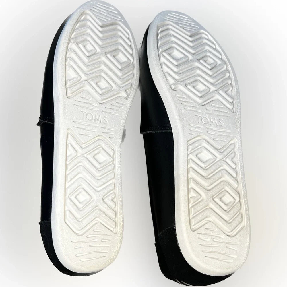 Rare Tom’s Darth Vader size 8.5